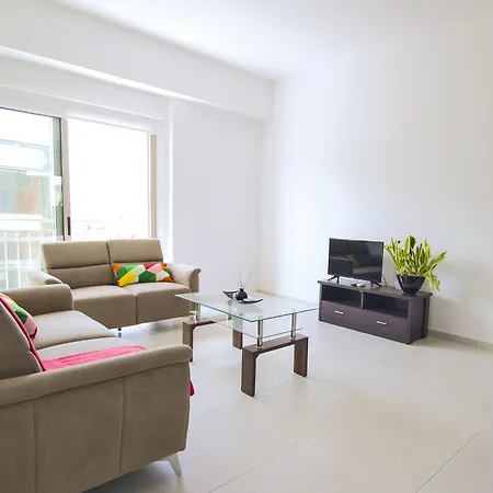 Qcc Apartment *