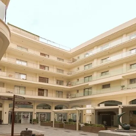 Qcc Apartamento Lárnaca